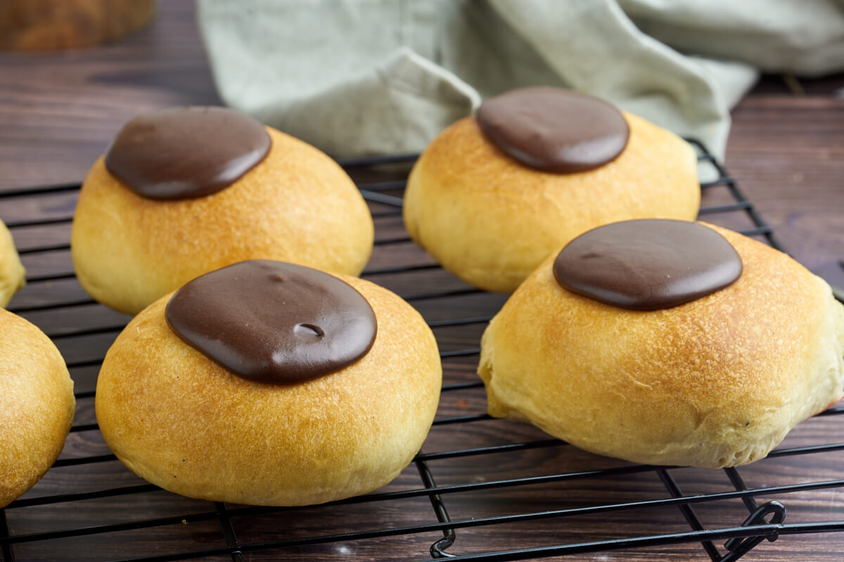 gammeldags fastelavnsboller med creme