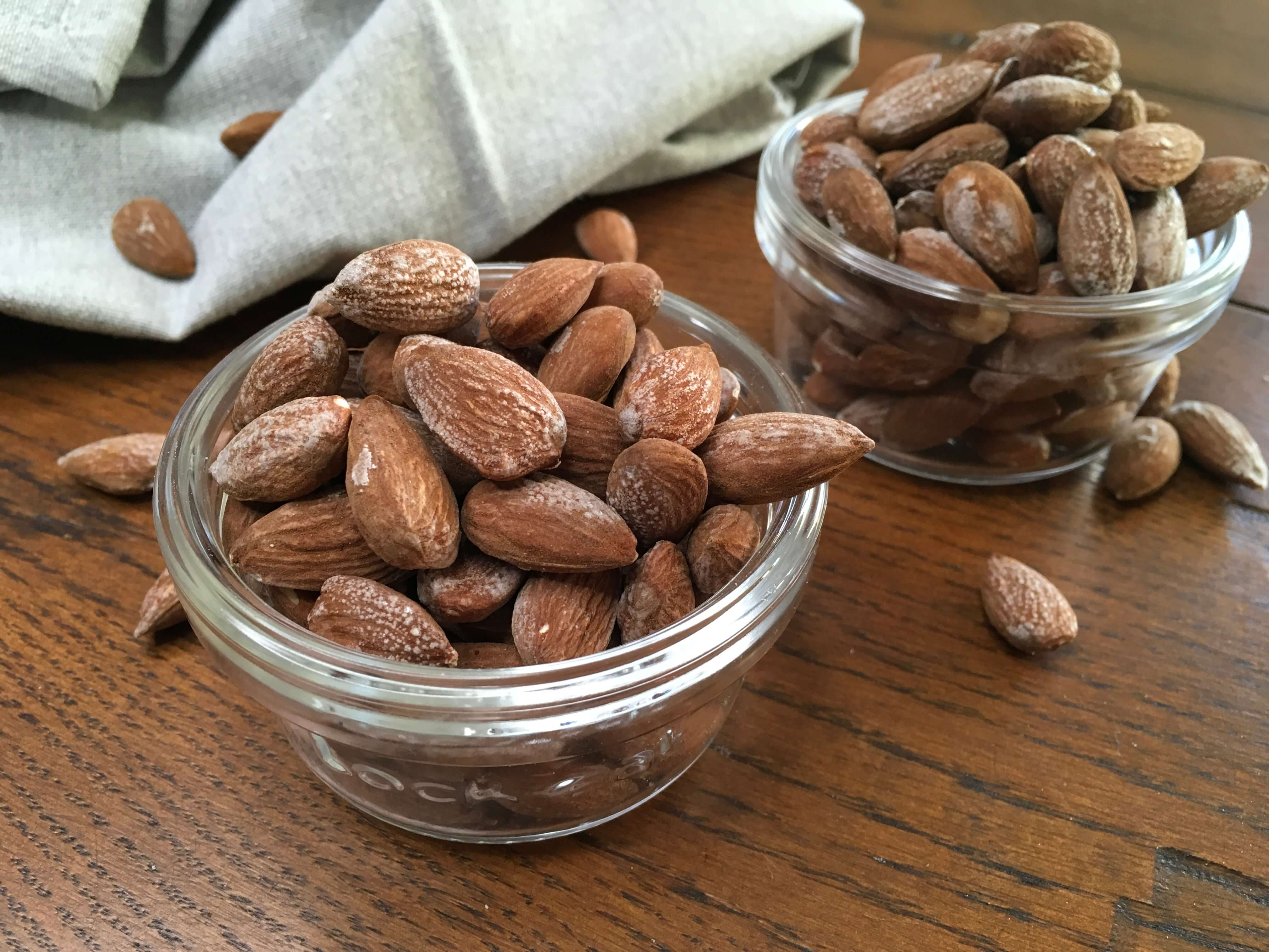 saltmandler - lækker opskrift på saltede mandler, som kan bruges til snack eller tapas