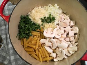 opskrift på one pot paste med kylling - nem og hurtig aftensmad