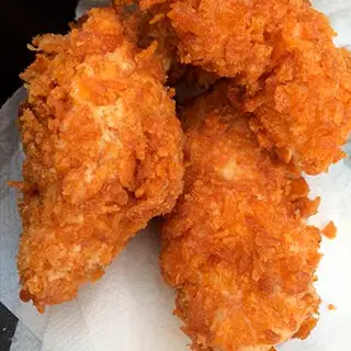 Hjemmelavede nuggets - opskrift på sprøde kyllingenuggets med cornflakes