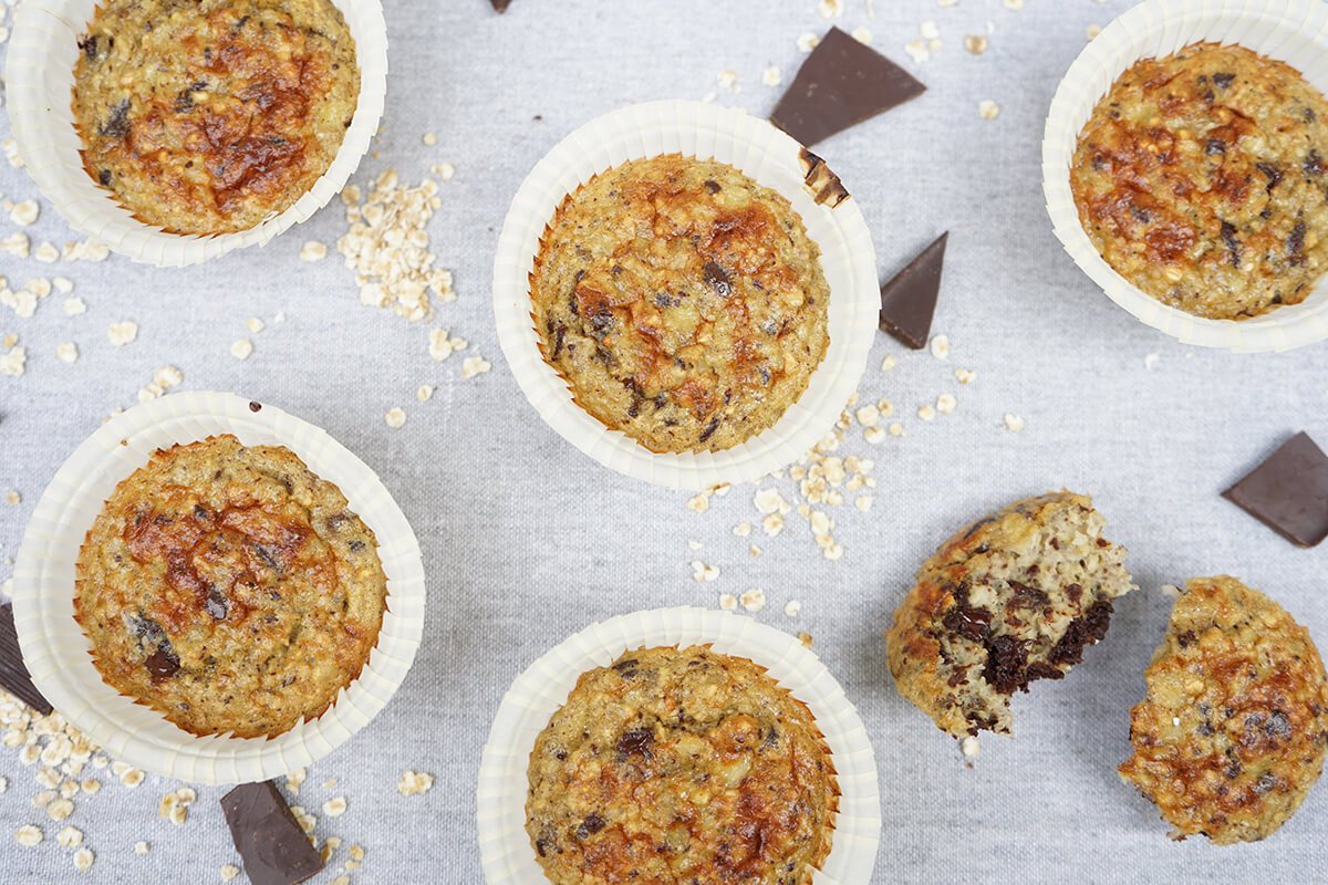 opskrift på sunde bananmuffins med banan havregryn og chokolade