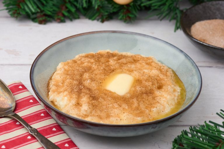 Risengrød sous vide med kanelsukker og smør.