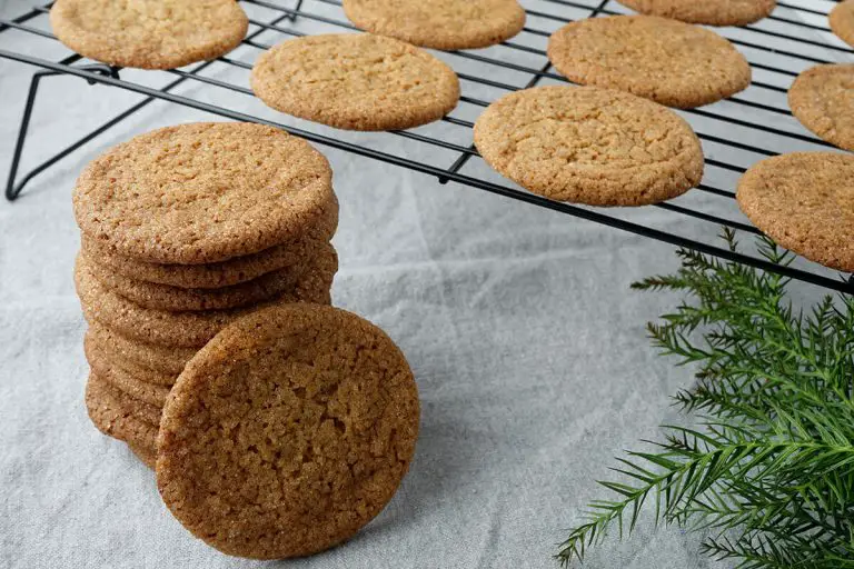 Ingefærsmåkager - Opskrift på sprøde ingefær cookies med chewy midte - dejlig julesmåkage eller til en kop kaffe eller te