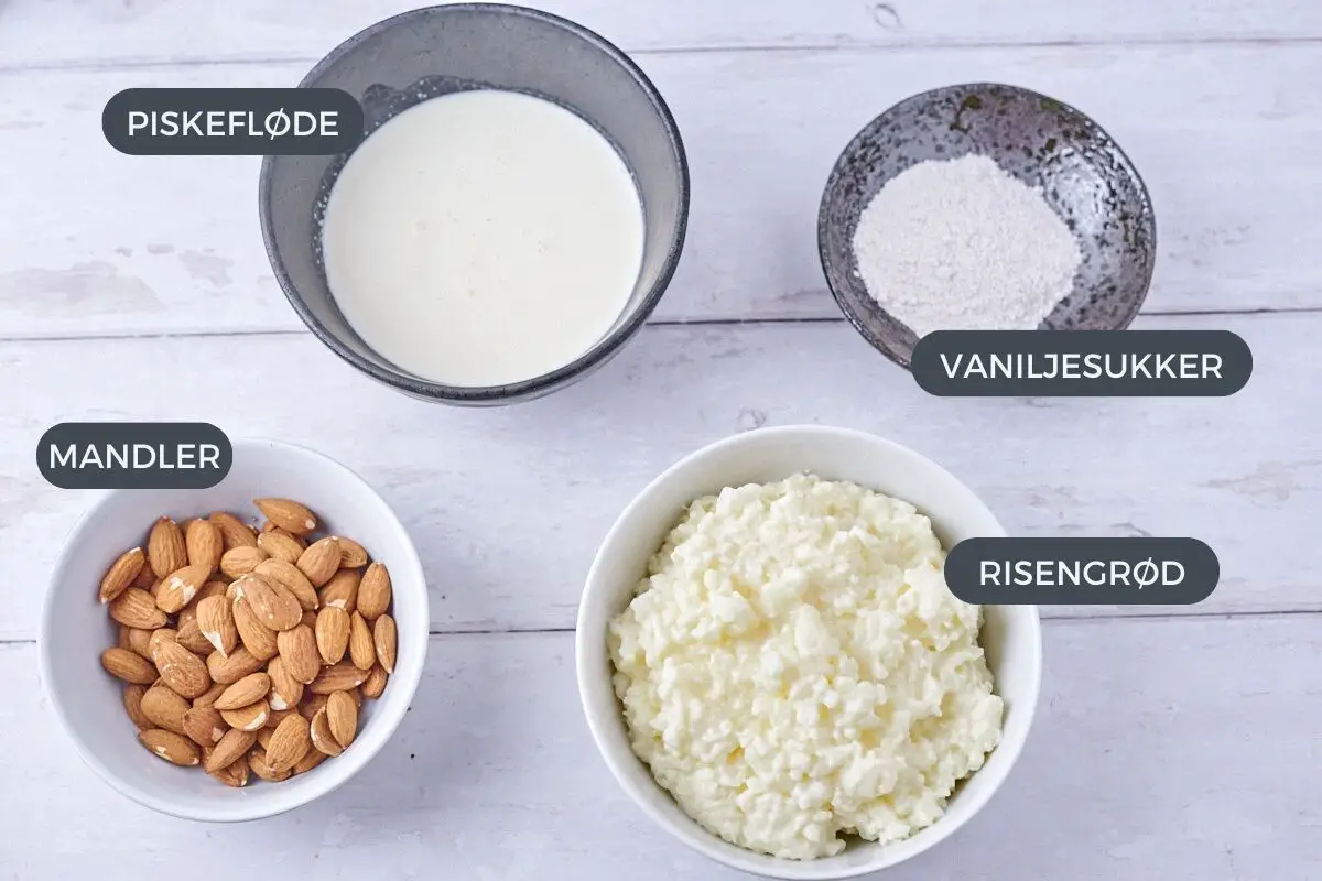 ingredienser du skal bruge til risalamande - mandler, piskefløde, vaniljesukker og risengrød.