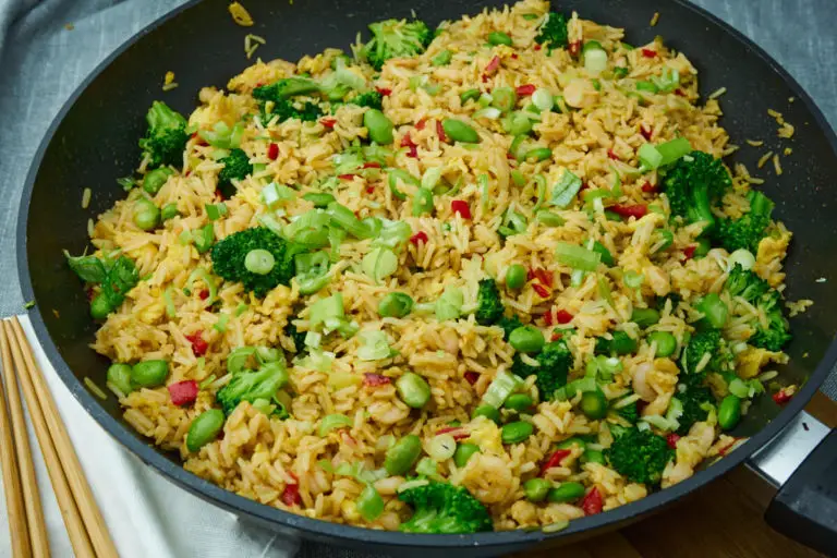 Stegte ris med rejer - Nem opskrift på aftensmad med rejer ris og broccoli - Nem sund og billig aftensmad