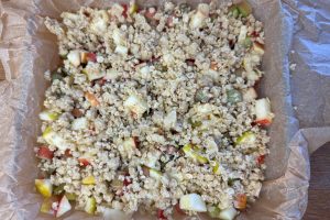 crumble på toppen af snitterne.