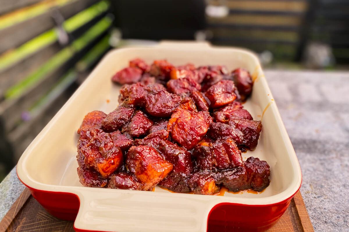 Pork belly burnt ends lavet på en weber smokefire.
