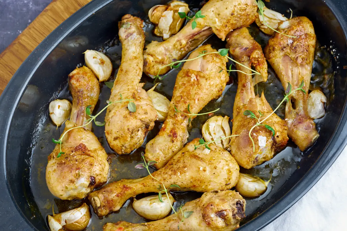 Ovnstegte kyllingelår med hvidløg og krydderier