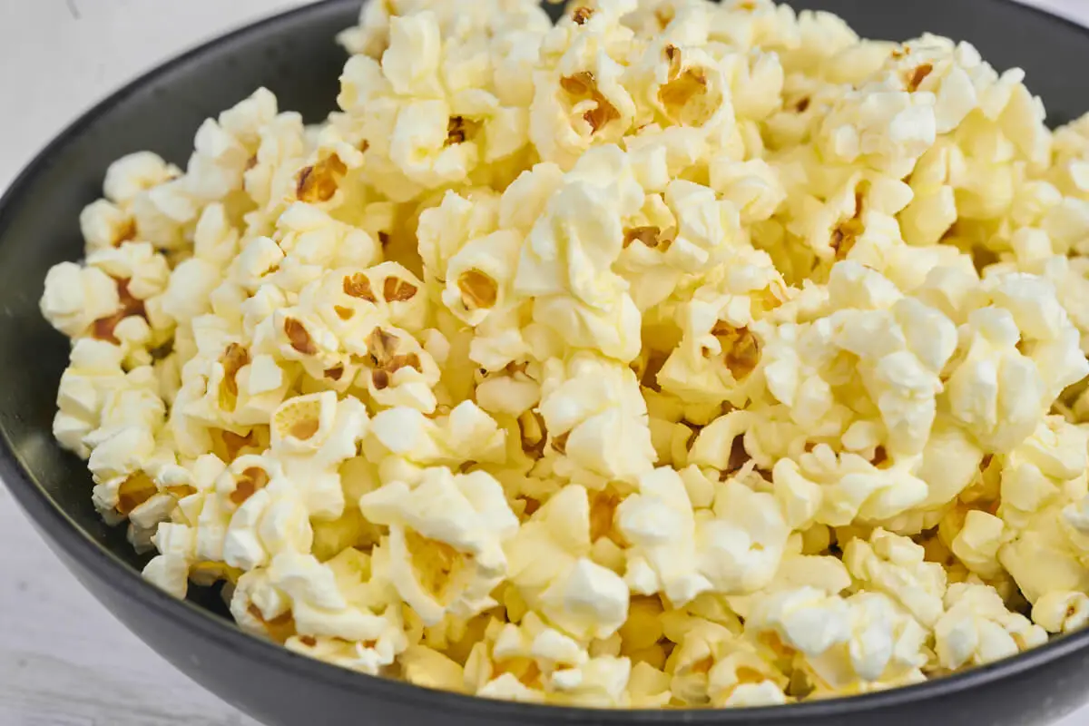 Talk Voltage doorway Popcorn med smør - Nem opskrift på smør-popcorn