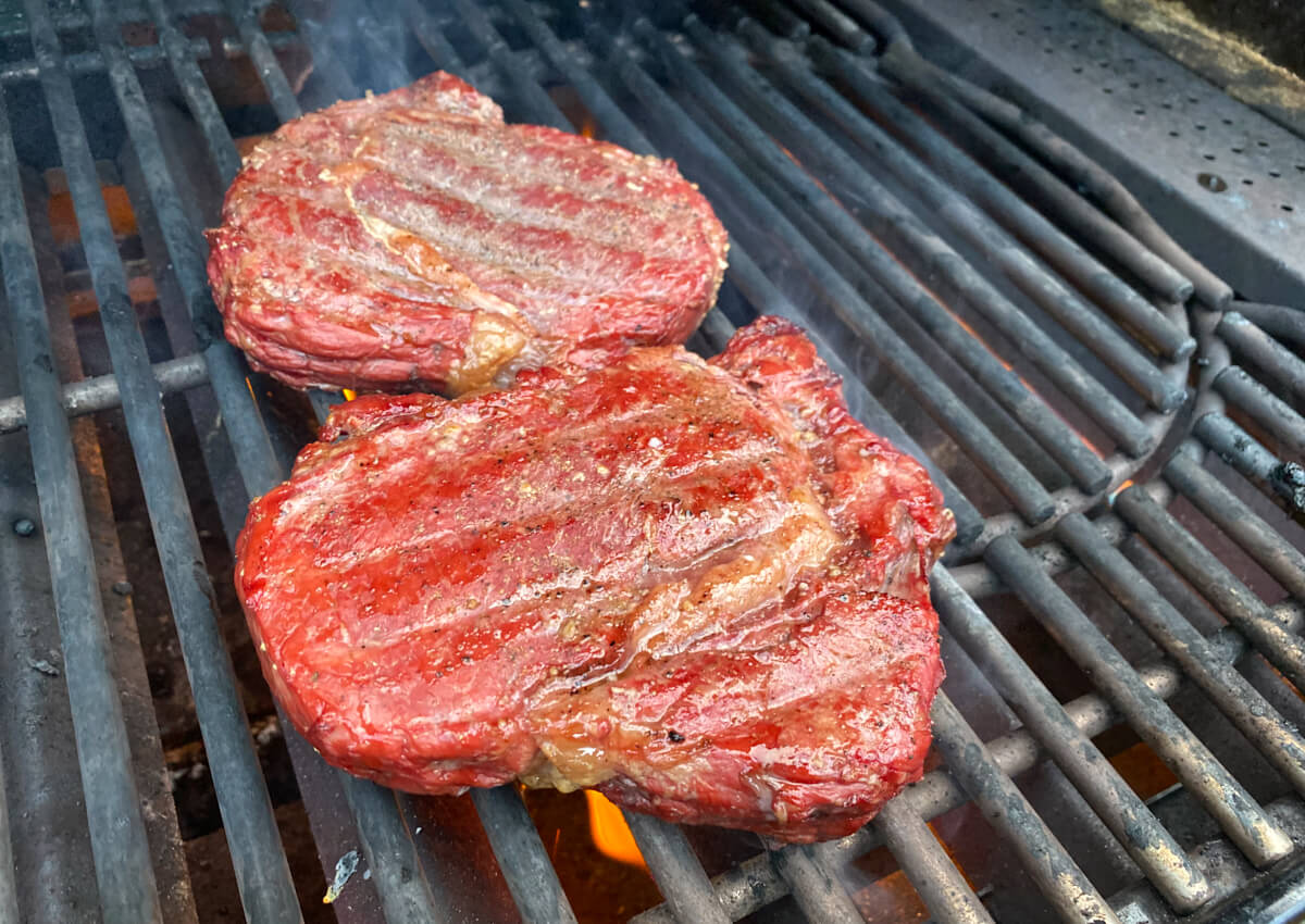 kondom familie Stige Ribeye på grill - Den bedste opskrift på den perfekte ribeye-steak