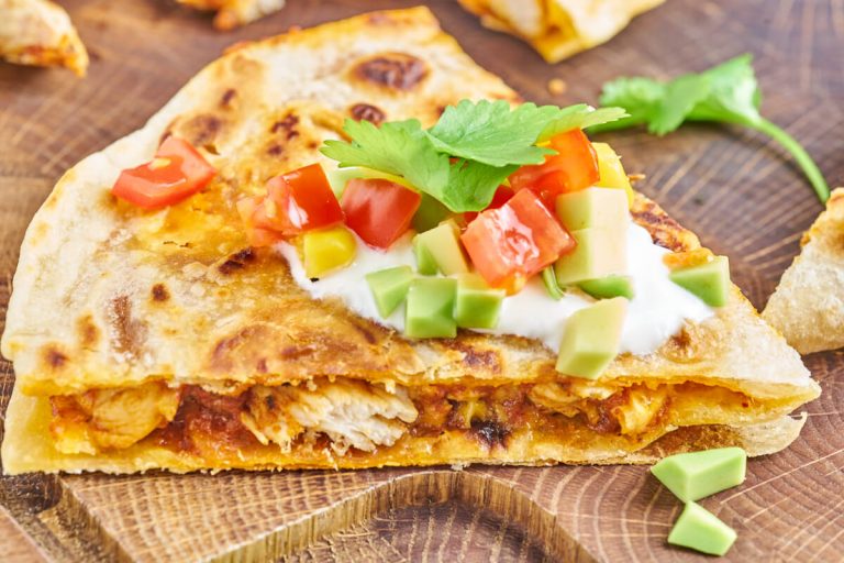 Quesadillas med kylling Nem opskrift på sprøde Quesadillas