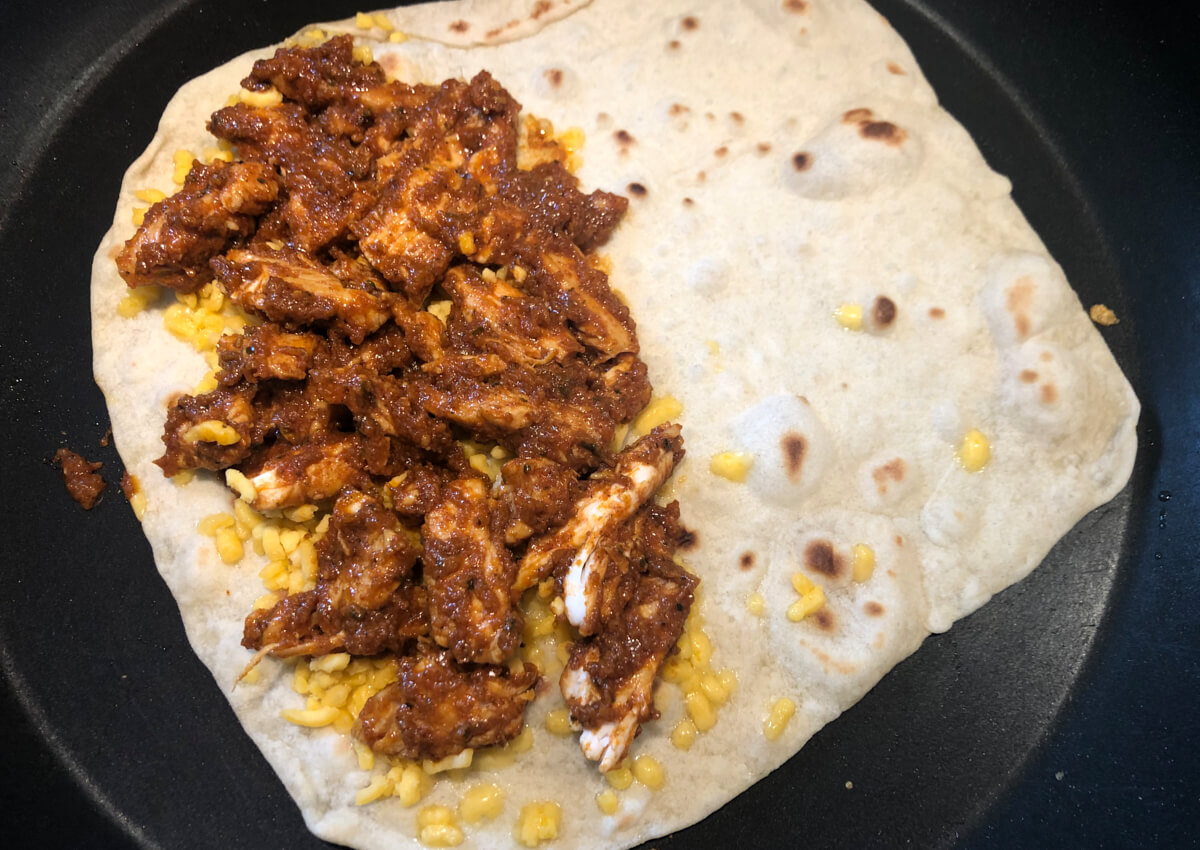 Quesadillas med kylling Nem opskrift på sprøde Quesadillas