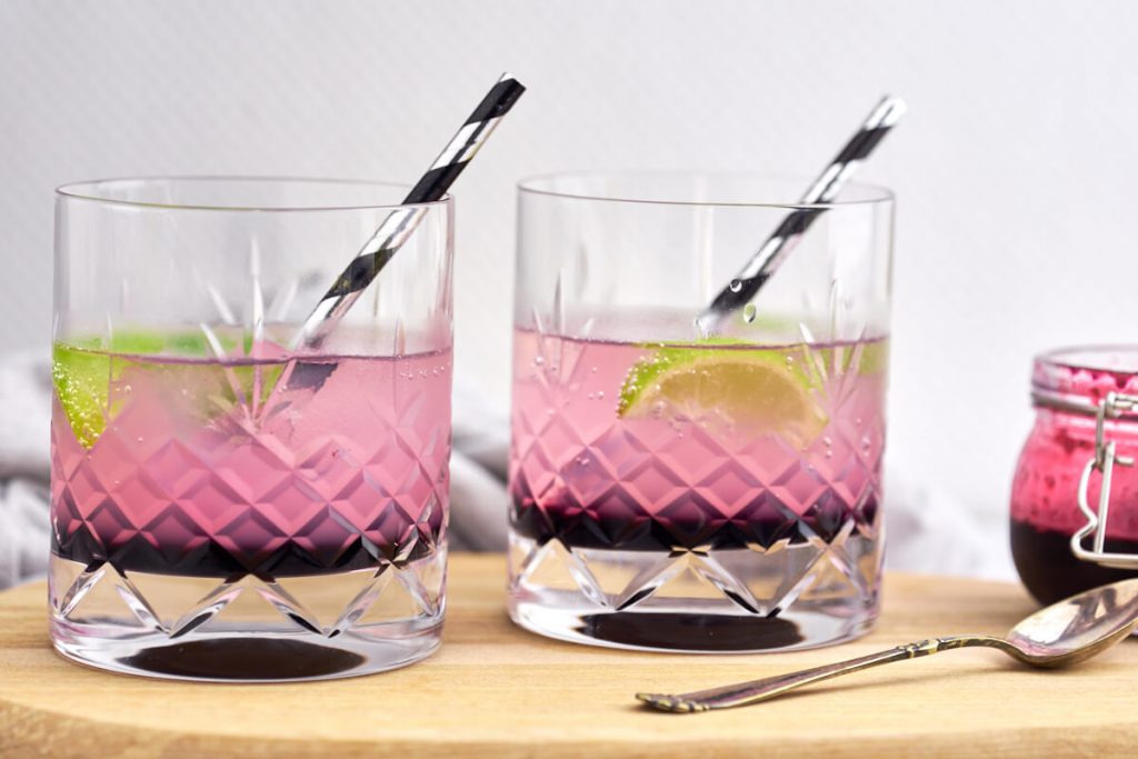 Blåbær Gin Hass Nem opskrift på skøn sommerdrink med blåbær