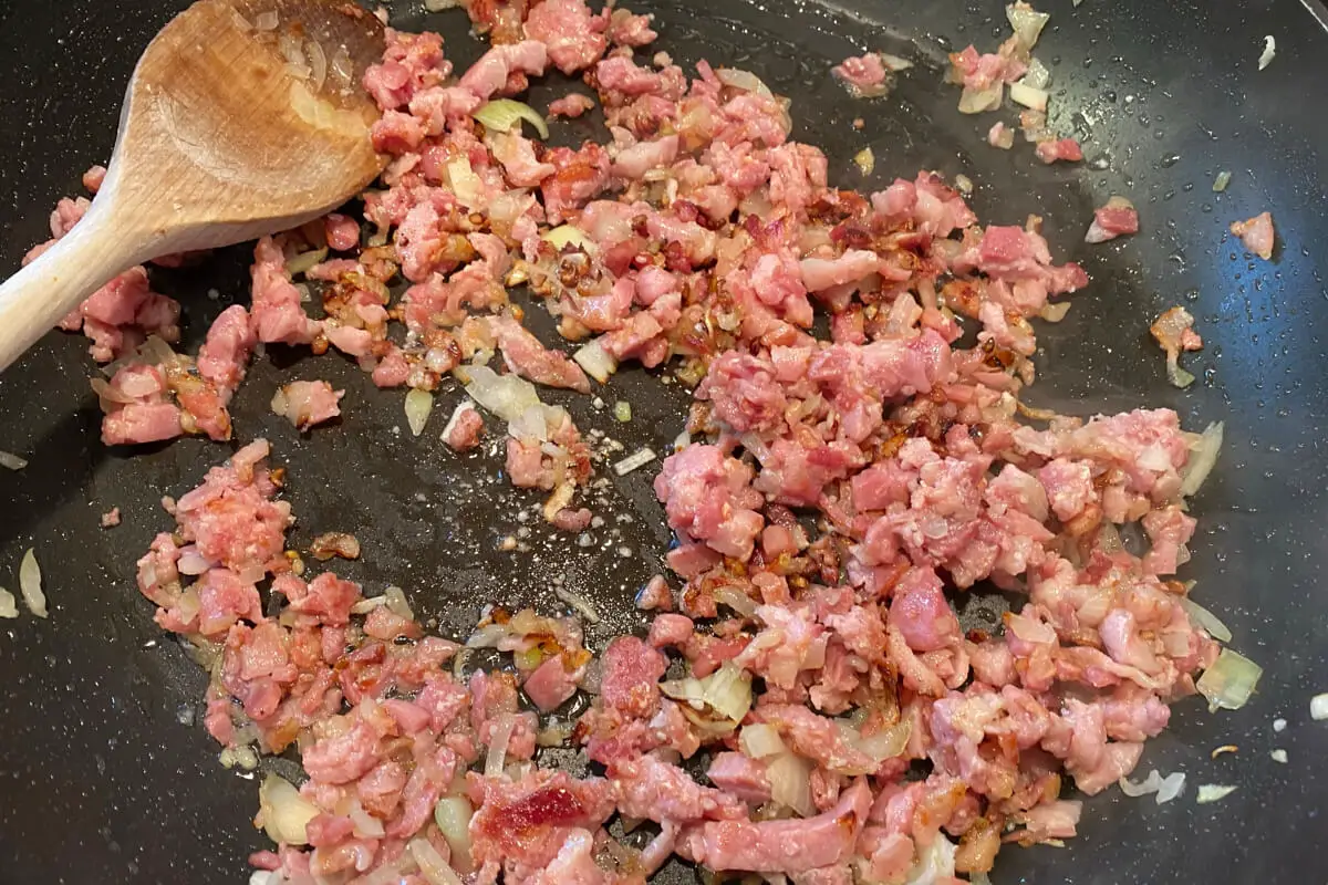 Husarsteg - Nem på nakkefilet med bacon og svampe