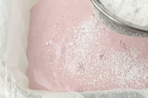 juleskum der drysses med flormelis.