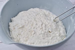 færdig risalamande i skål.