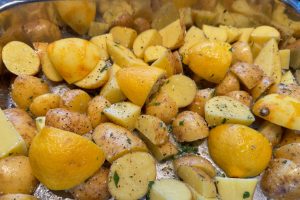 kartofler med marinaden.