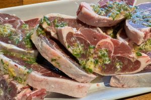 lammekoteletter med marinade.