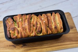 færdigbagt brød i form.