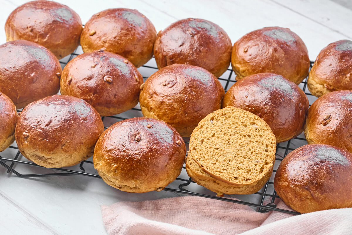 blรธde maltboller med solsikkekerner.