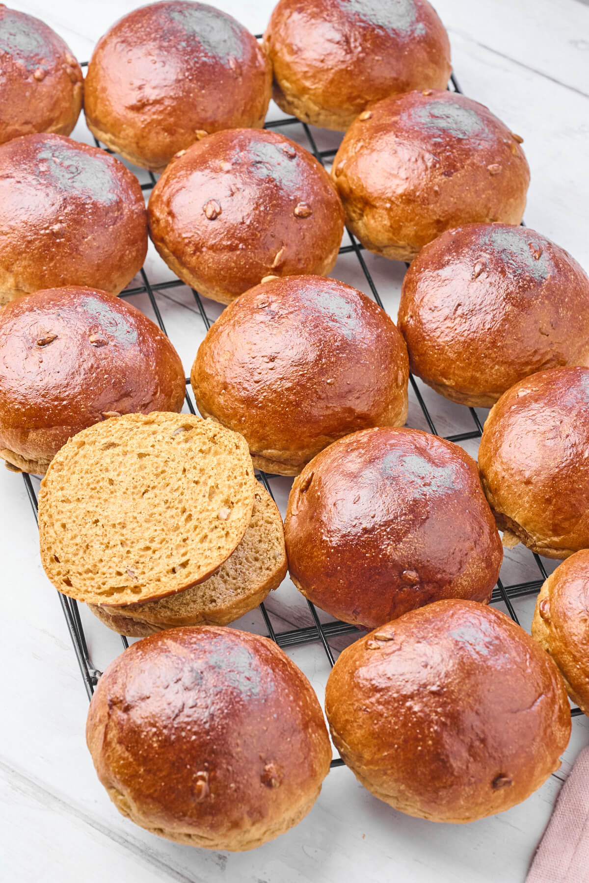 svampede og bløde solsikkeboller med malt.