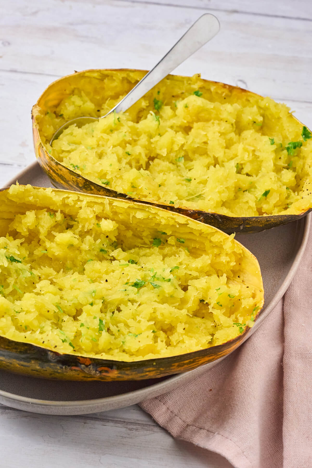 ovnbagt stripetti squash med smør og persille.