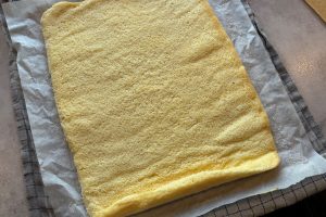 afkølet rouladebund klar til fyld.