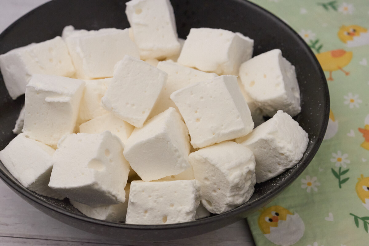 hjemmelavet påskeskum med vanilje og citron.